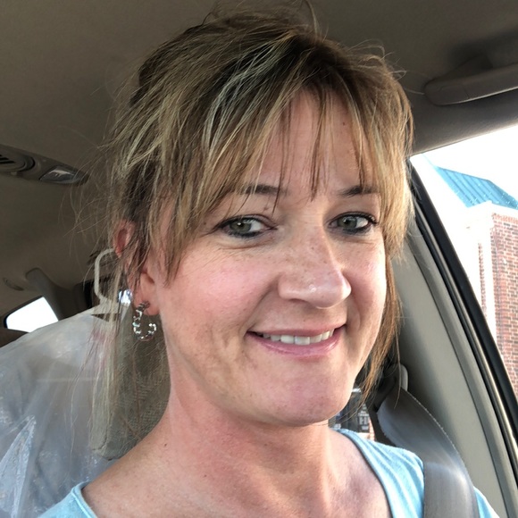 Meet your Posher, Shelly - Picture 1 of 1